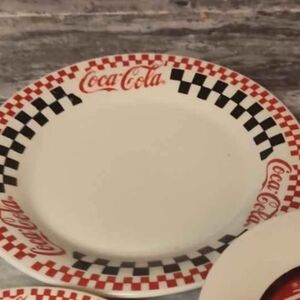 Coca Cola Red and White Retro Dinnerplate Set Of 4